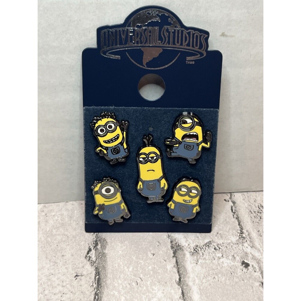 Universal Studios Exclusive Despicable Me 5 Enamel Pin Set Minion Moods New